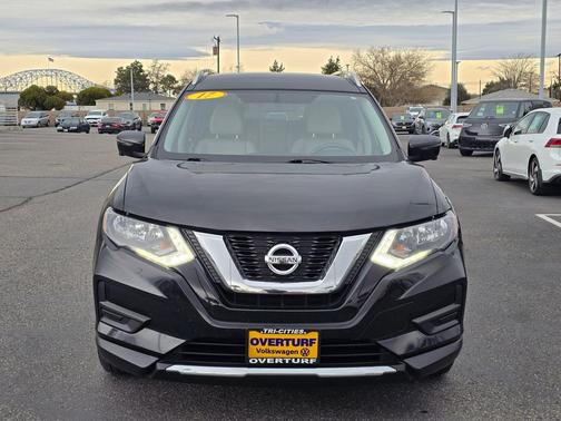 Magnetic Black 2017 Nissan Rogue SV