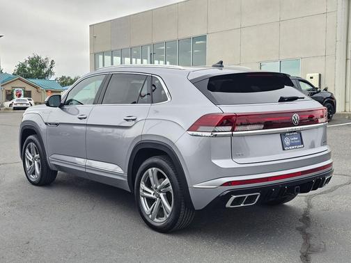 Silver Mist Metallic 2024 Volkswagen Atlas Cross Sport 2.0T SEL
