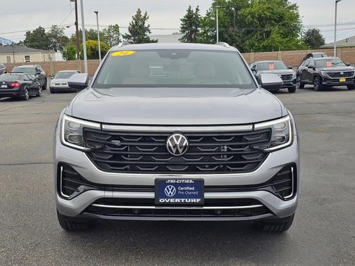 Silver Mist Metallic 2024 Volkswagen Atlas Cross Sport 2.0T SEL