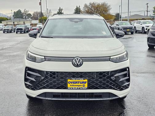 sandstone 2026 Volkswagen Tiguan 2.0T SE R-Line Black 4MOTION