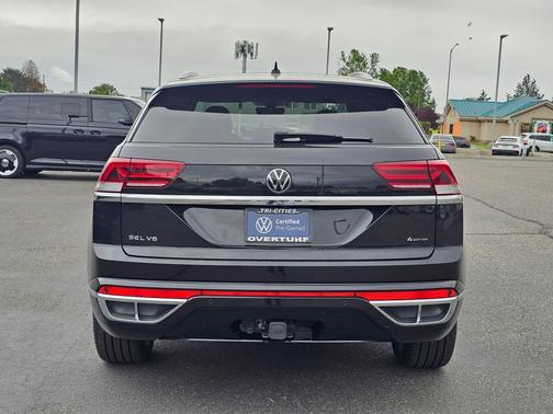 Deep Black Pearl 2023 Volkswagen Atlas Cross Sport 3.6L V6 SEL Premium R-Line