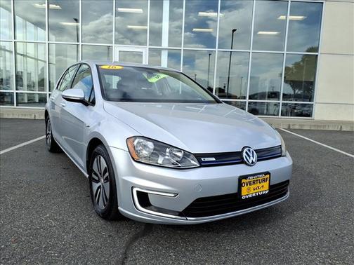 2016 Volkswagen e-Golf SE