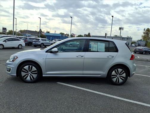 2016 Volkswagen e-Golf SE
