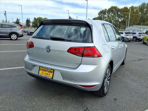 2016 Volkswagen e-Golf SE