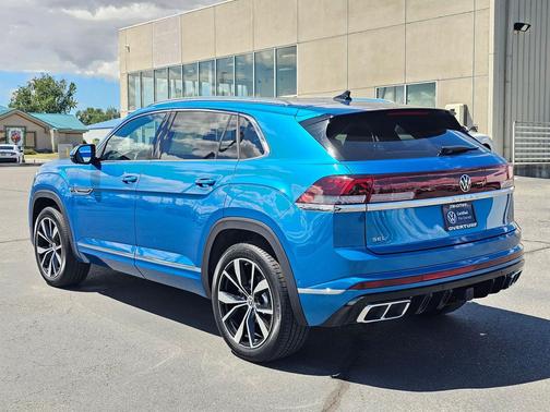 Kingfisher Blue Metallic 2025 Volkswagen Atlas Cross Sport 2.0T SEL Premium