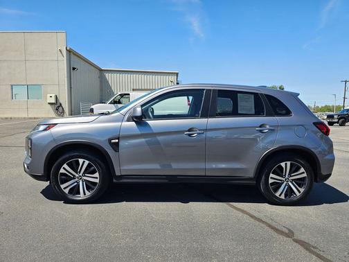Mercury Gray Metallic 2020 Mitsubishi Outlander Sport 2.0 ES