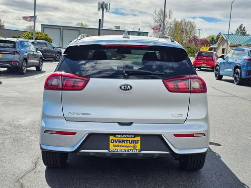Silky Silver 2019 Kia Niro s Touring