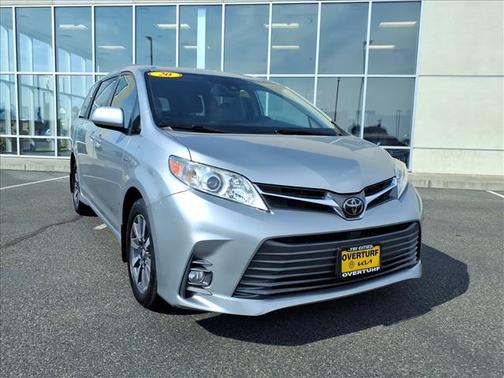 2020 Toyota Sienna XLE