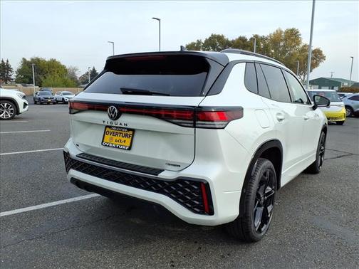 2026 Volkswagen Tiguan 2.0T SE R-Line Black 4MOTION