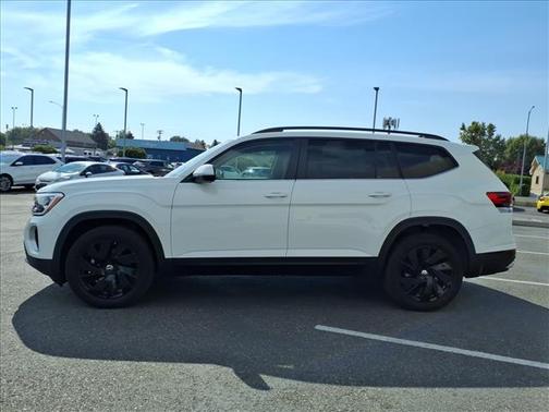 2025 Volkswagen Atlas 2.0T SE w/Technology 4MOTION