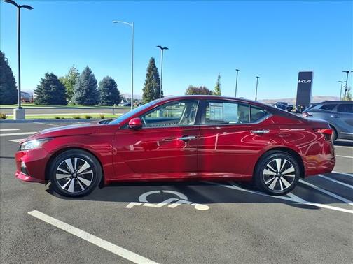 2022 Nissan Altima 2.5 SV