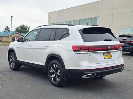 opal white pearl 2026 Volkswagen Atlas 2.0T SE