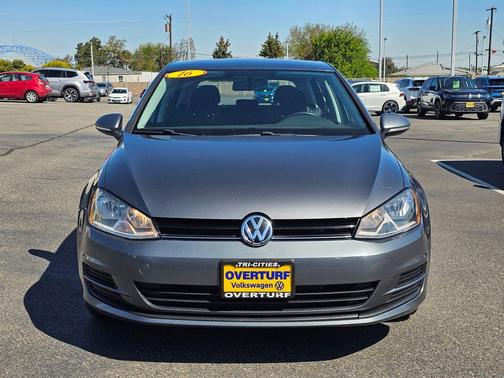 Platinum Gray Metallic 2016 Volkswagen Golf TSI S 4-Door