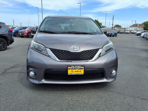 2017 Toyota Sienna SE