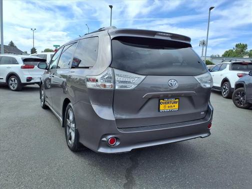 2017 Toyota Sienna SE