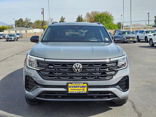 pure gray 2026 Volkswagen Atlas Cross Sport 2.0T SEL