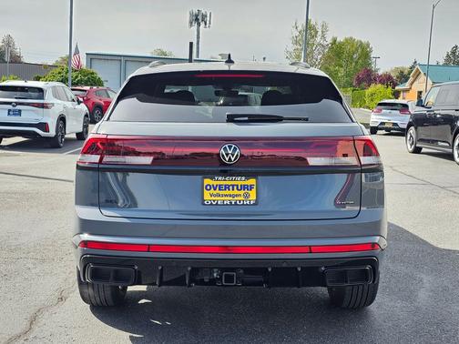 pure gray 2026 Volkswagen Atlas Cross Sport 2.0T SEL
