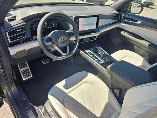 avocado green pearl 2026 Volkswagen Atlas Cross Sport 2.0T SEL Premium