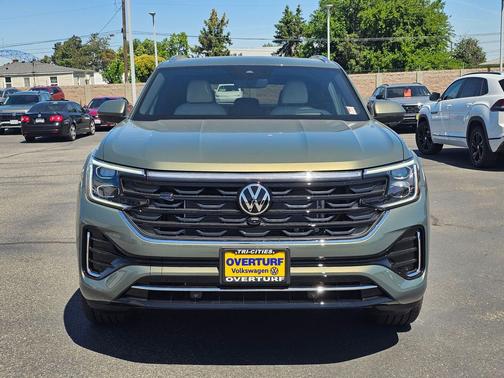 avocado green pearl 2026 Volkswagen Atlas Cross Sport 2.0T SEL Premium