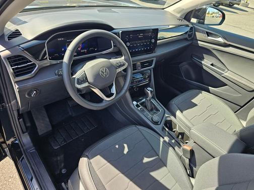 2026 Volkswagen Taos SE Black