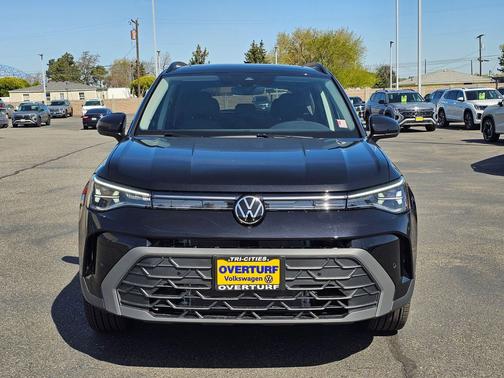 2026 Volkswagen Taos SE Black