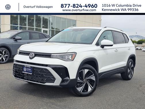 Pure White 2025 Volkswagen Taos 1.5T SE