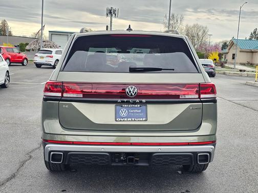 Avocado Green Pearl 2025 Volkswagen Atlas 2.0T Peak Edition