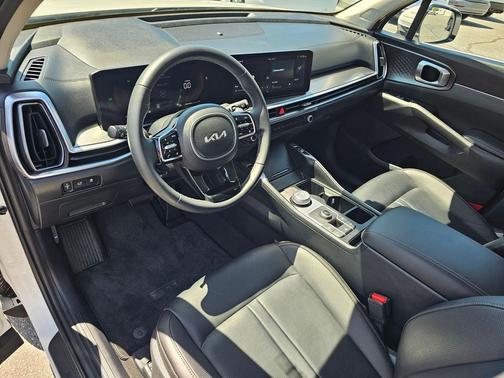 Snow White Pearl 2025 Kia Sorento Hybrid EX