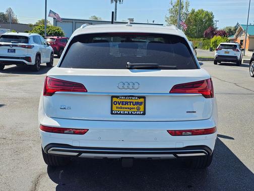Ibis White 2023 Audi Q5 40 Premium Plus