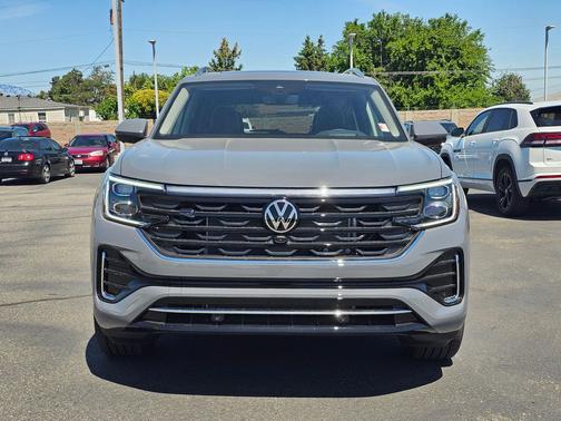 Pure Gray 2026 Volkswagen Atlas 2.0T SEL Premium R-Line 4MOTION