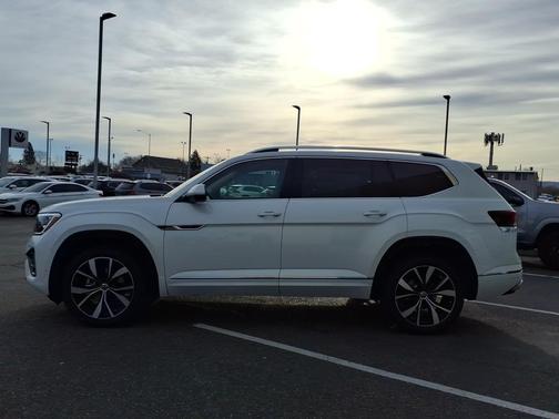 Opal White Pearl 2026 Volkswagen Atlas 2.0T SEL Premium R-Line 4MOTION