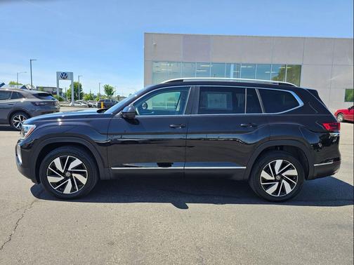 Deep Black Pearl 2025 Volkswagen Atlas 2.0T SEL