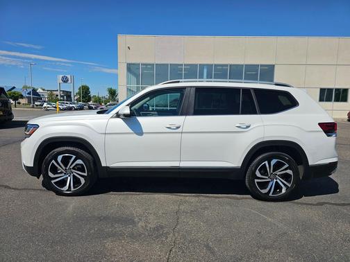 Opal White Pearl 2023 Volkswagen Atlas 3.6L SEL