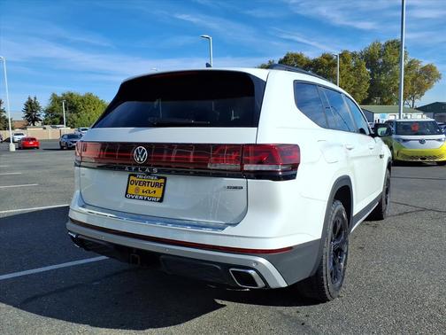 opal white pearl 2026 Volkswagen Atlas Peak Edition