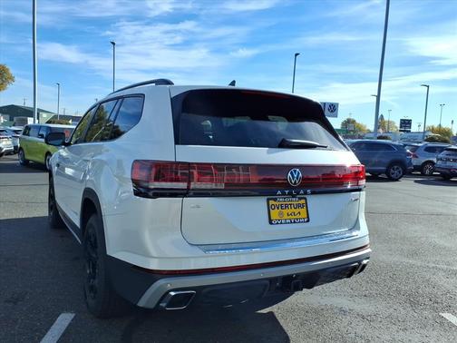 opal white pearl 2026 Volkswagen Atlas Peak Edition