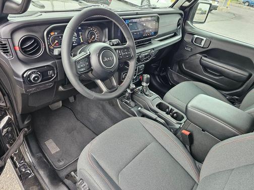 Black Clearcoat 2025 Jeep Wrangler Rubicon
