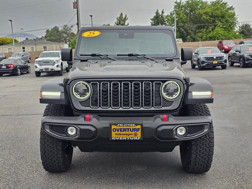 Black Clearcoat 2025 Jeep Wrangler Rubicon