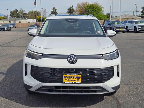 Pure White 2026 Volkswagen Tiguan 2.0T SE 4MOTION