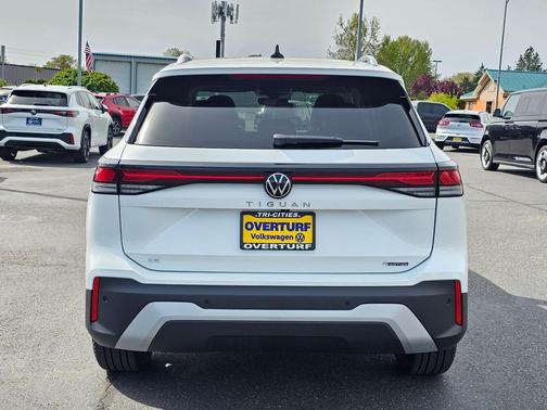 Pure White 2026 Volkswagen Tiguan 2.0T SE 4MOTION