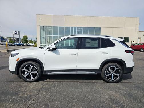 Pure White 2026 Volkswagen Tiguan 2.0T SE 4MOTION