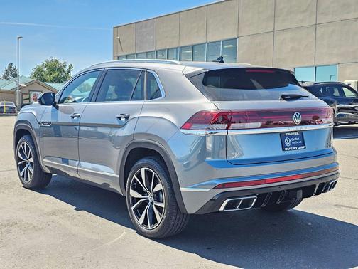 Platinum Gray Metallic 2024 Volkswagen Atlas Cross Sport 2.0T SEL Premium