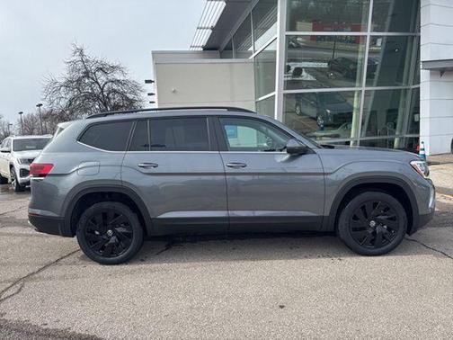 2025 Volkswagen Atlas 2.0T SE