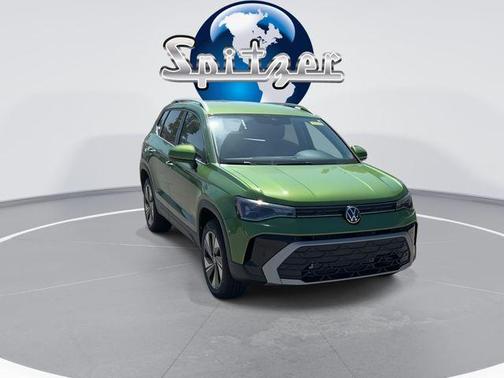 Bright Moss Green Metallic 2026 Volkswagen Taos 1.5T SE