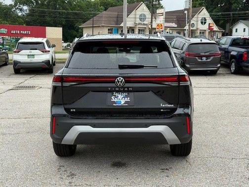 2025 Volkswagen Tiguan 2.0T SE