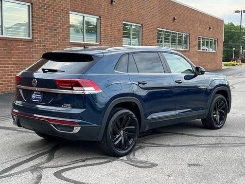 2022 Volkswagen Atlas Cross Sport 2.0T SE w/Technology