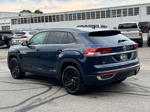 2022 Volkswagen Atlas Cross Sport 2.0T SE w/Technology