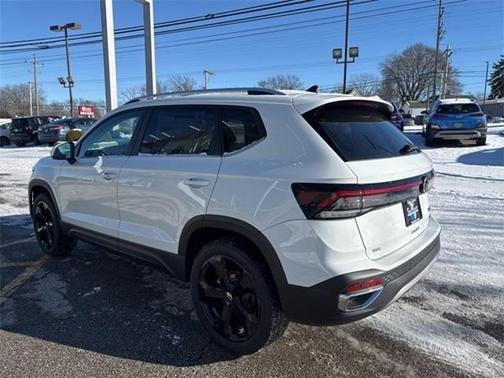 2025 Volkswagen Taos 1.5T SEL
