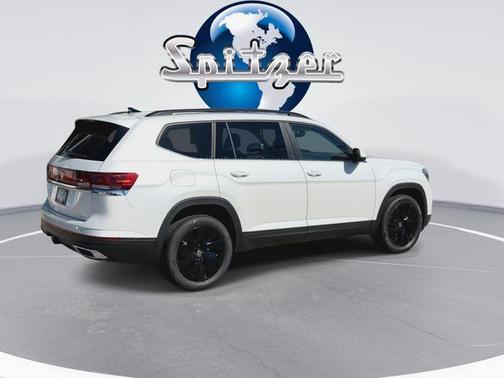Opal White Pearl 2026 Volkswagen Atlas 2.0T SE W/TECHNOLOGY