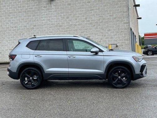 2025 Volkswagen Taos 1.5T SEL