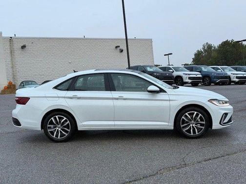 2025 Volkswagen Jetta 1.5T SE